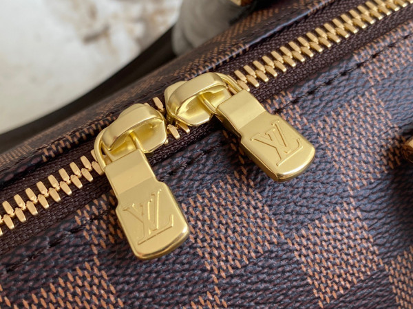 l**is V*t*n vintage bag