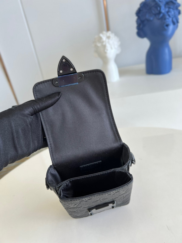 l**is V*t*n s-lock vertical wearable wallet