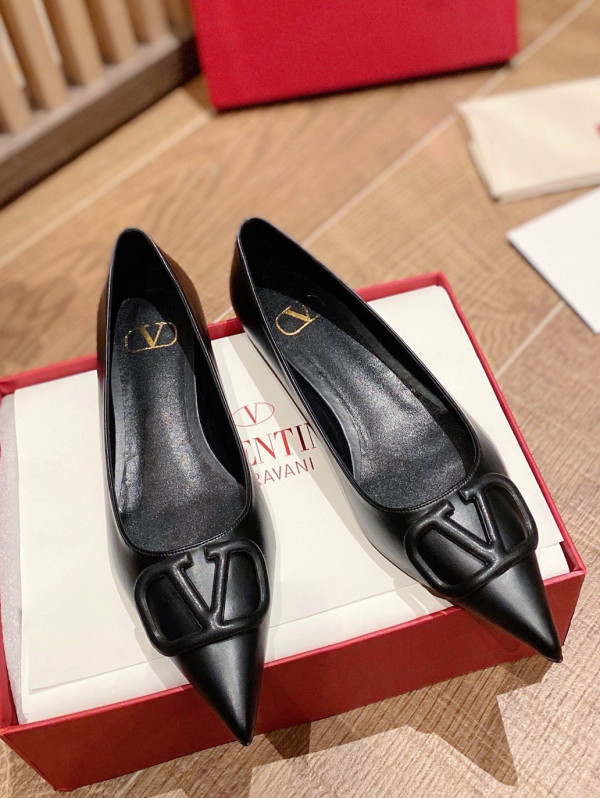 VALENTINO FLAT