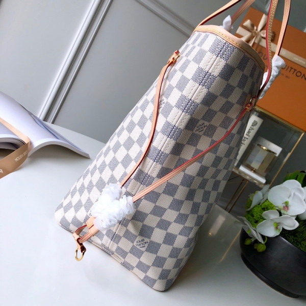 l**is V*t*n neverfull gm