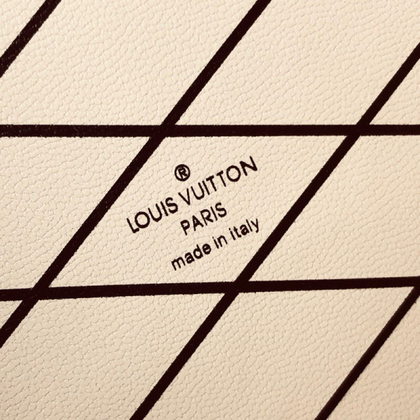 l**is V*t*n petite boite chapeau with alligator leather
