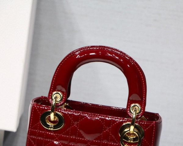 lady D*or mini with cow patent leather
