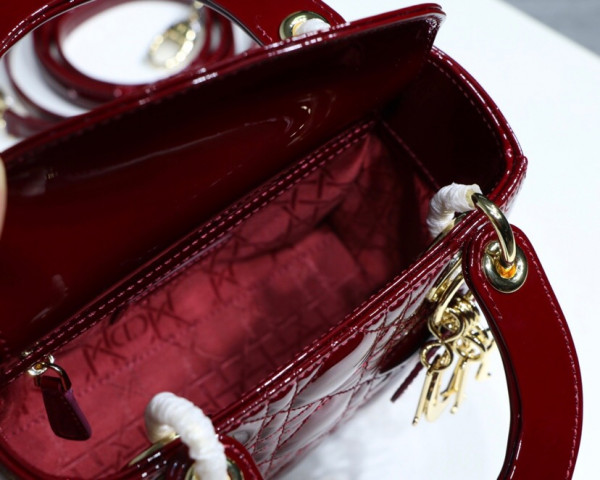 lady D*or mini with cow patent leather