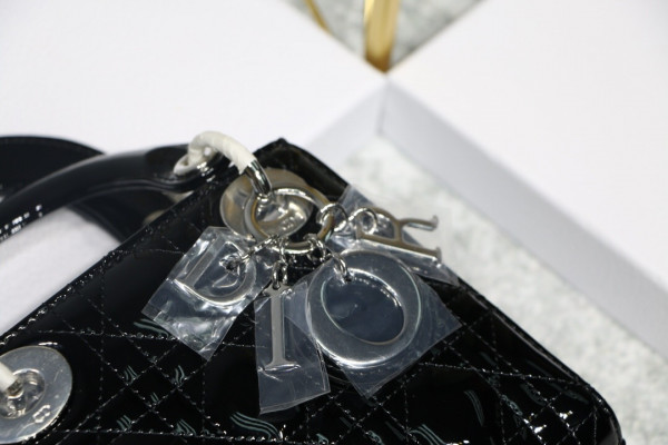 lady D*or mini with cow patent leather