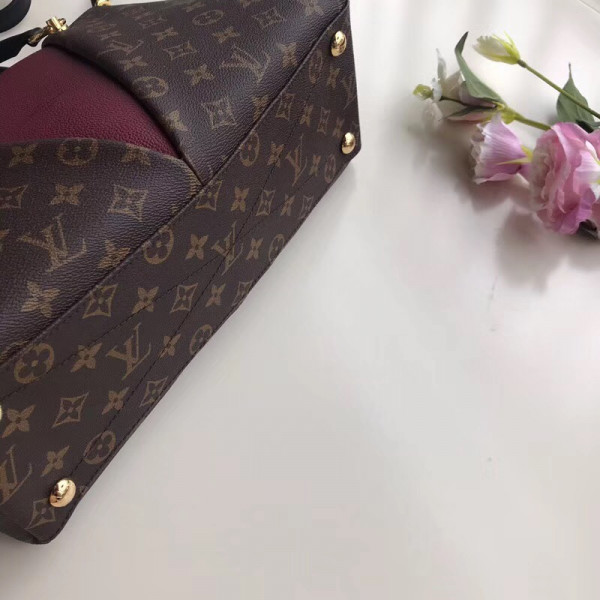 l**is V*t*n v tote mm