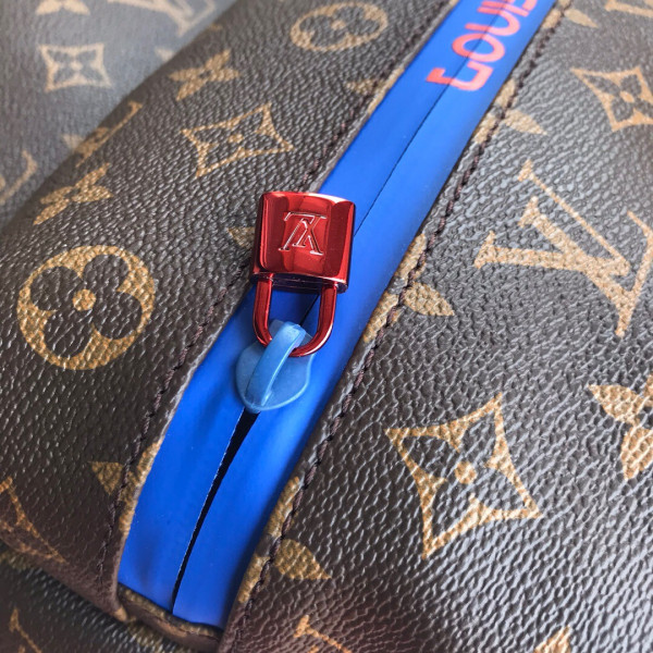 l**is V*t*n backpack