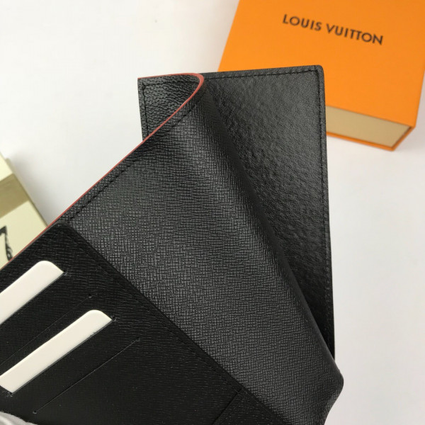 l**is V*t*n passport cover