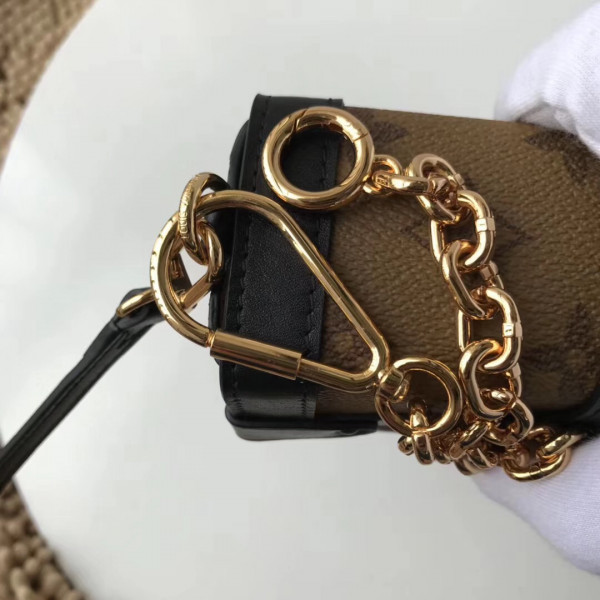 l**is V*t*n trunk clutch petite malle