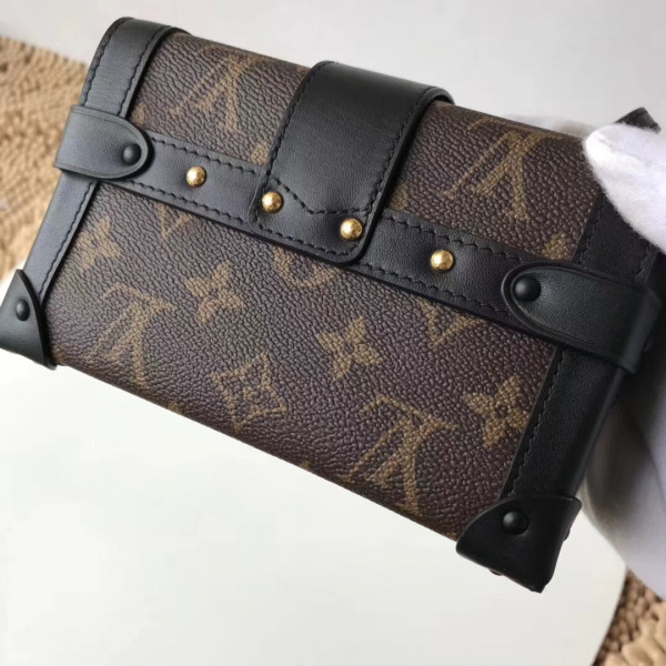 l**is V*t*n trunk clutch petite malle