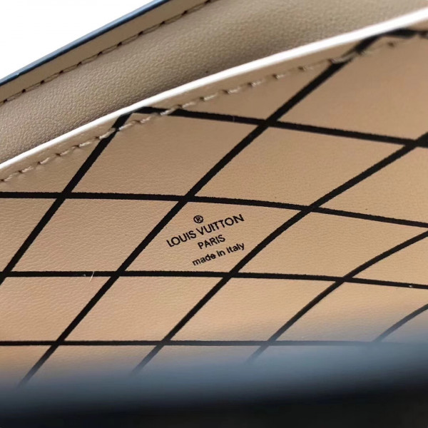 l**is V*t*n trunk clutch petite malle