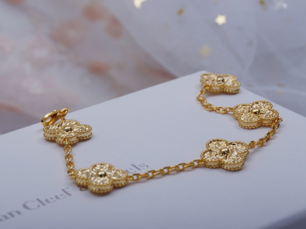 Van Cleef & Arpels Perlée BRACELET