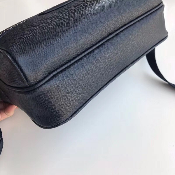 l**is V*t*n outdoor messenger pm