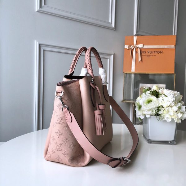 l**is V*t*n haumea bag