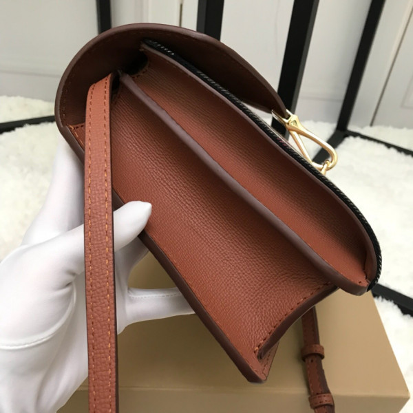 B**rry crossbody bag