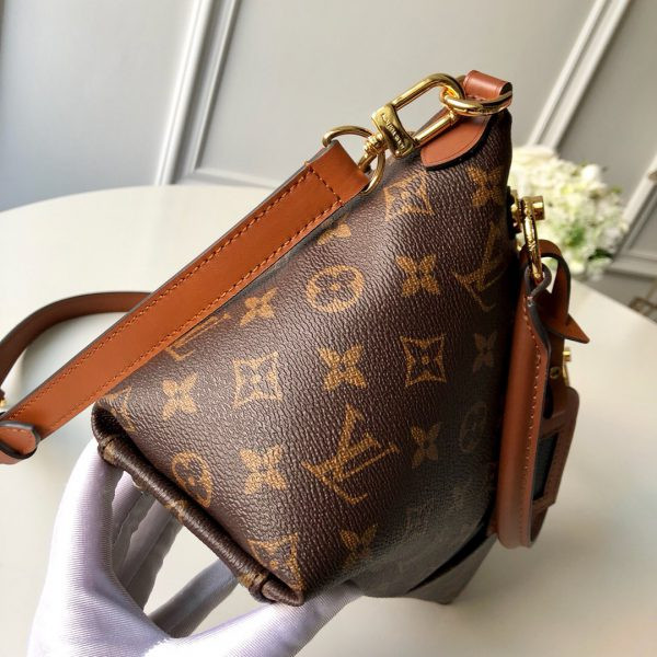 l**is V*t*n v tote bb