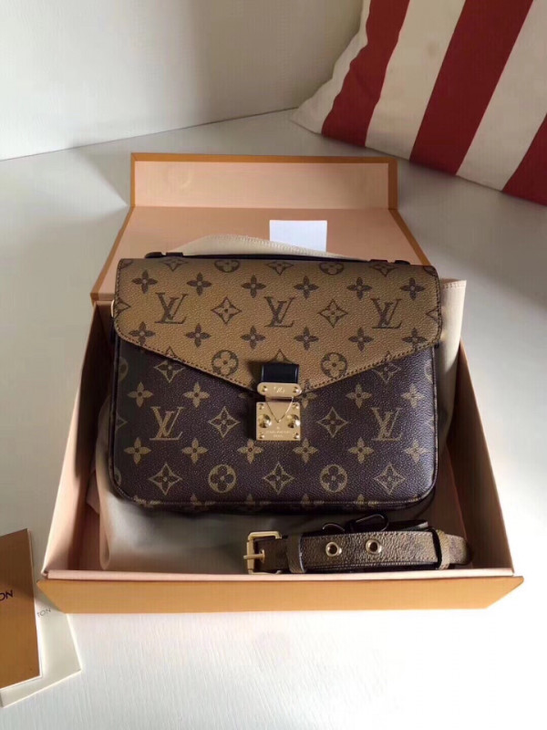 l**is V*t*n pochette metis