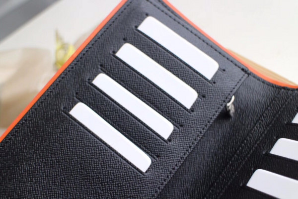 l**is V*t*n brazza wallet