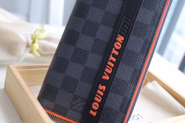 l**is V*t*n brazza wallet