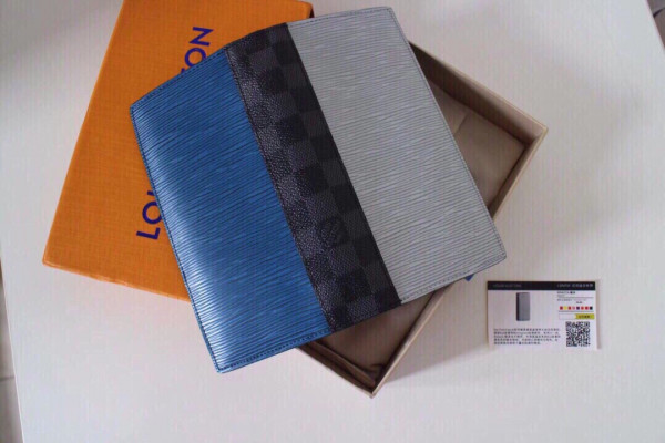 l**is V*t*n brazza wallet