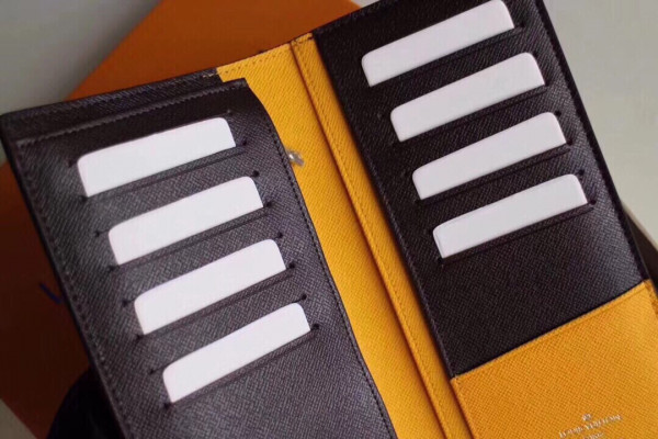 l**is V*t*n brazza wallet