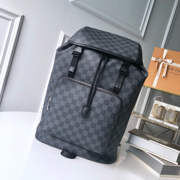 l**is V*t*n backpack