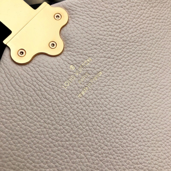 l**is V*t*n backpack clapton