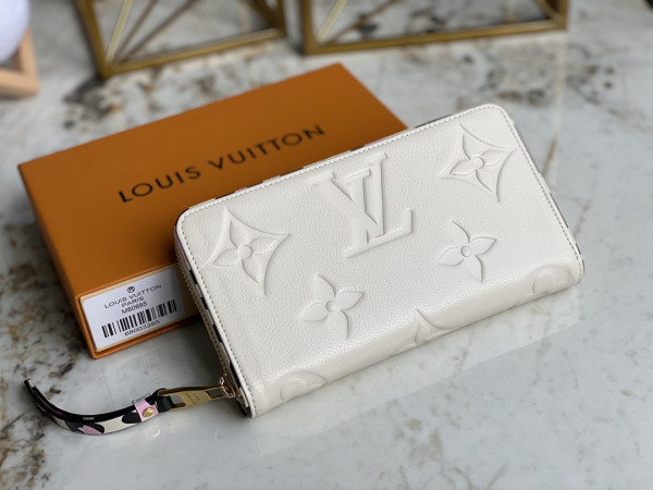 l**is V*t*n zippy wallet