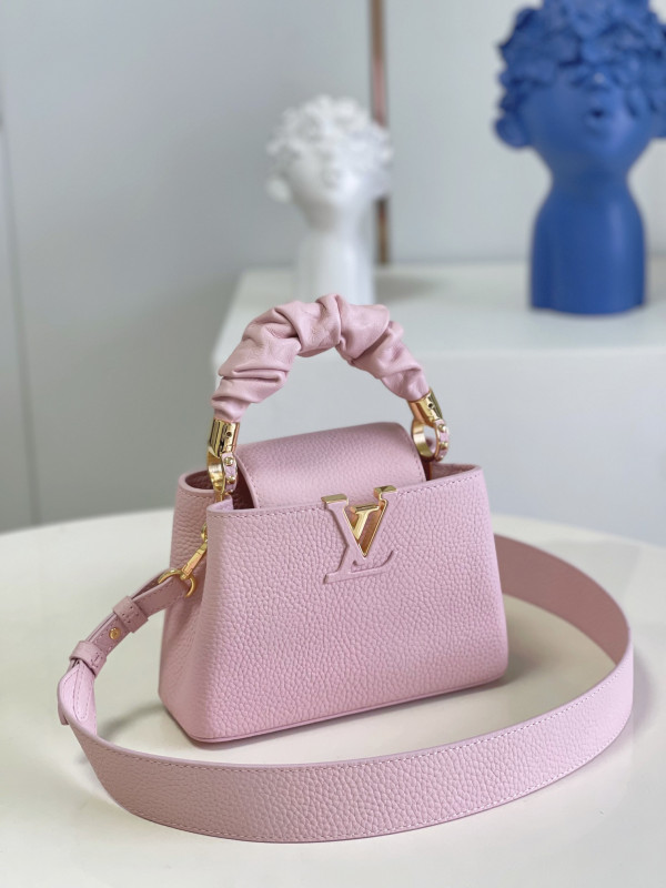 l**is V*t*n capucines mini