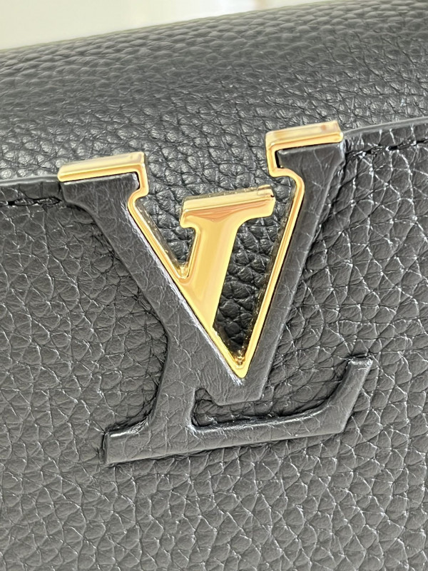 l**is V*t*n capucines mini