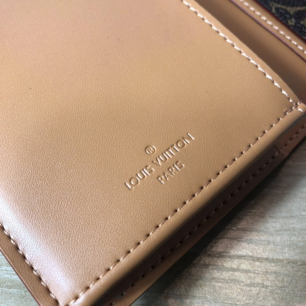 l**is V*t*n brazza wallet