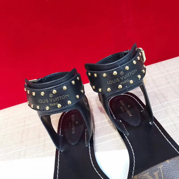 l**is V*t*n sandal