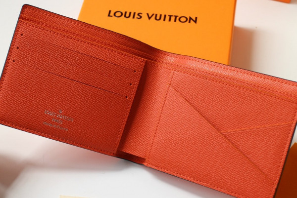 l**is V*t*n multiple wallet