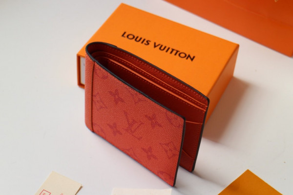 l**is V*t*n multiple wallet