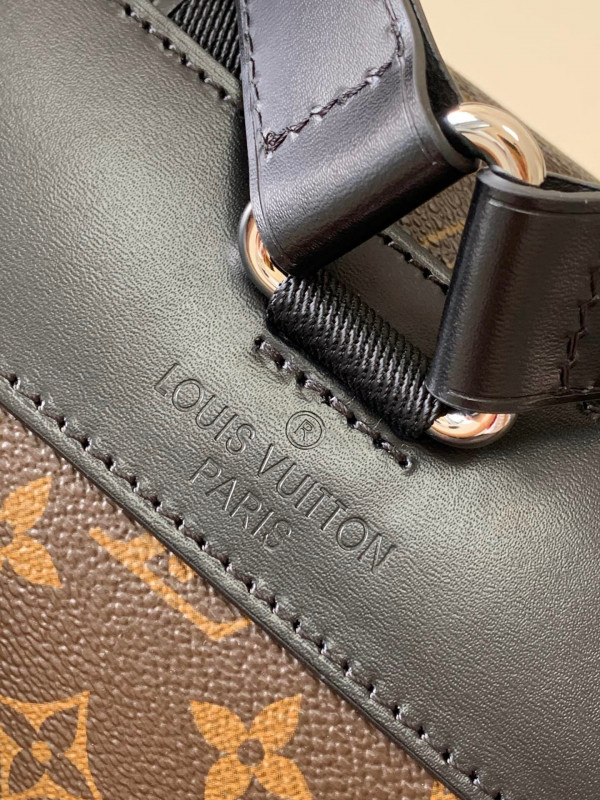 l**is V*t*n christopher backpack