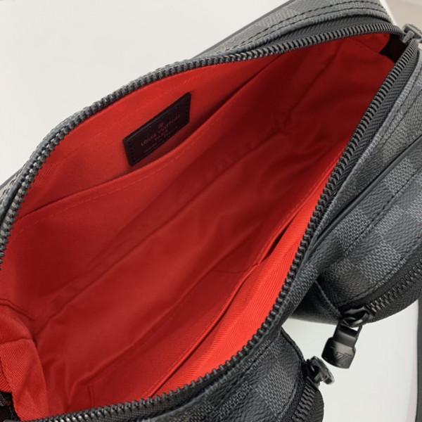 l**is V*t*n utility messenger bag