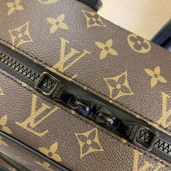 l**is V*t*n backpack