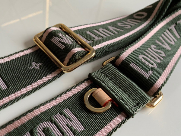 l**is V*t*n strap