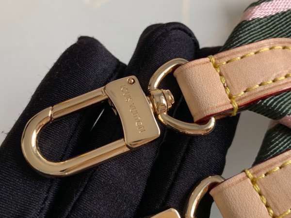 l**is V*t*n strap