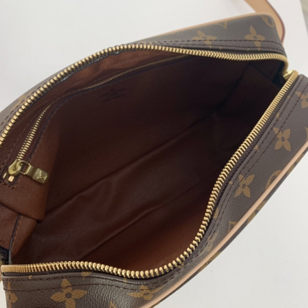 l**is V*t*n messenger bag