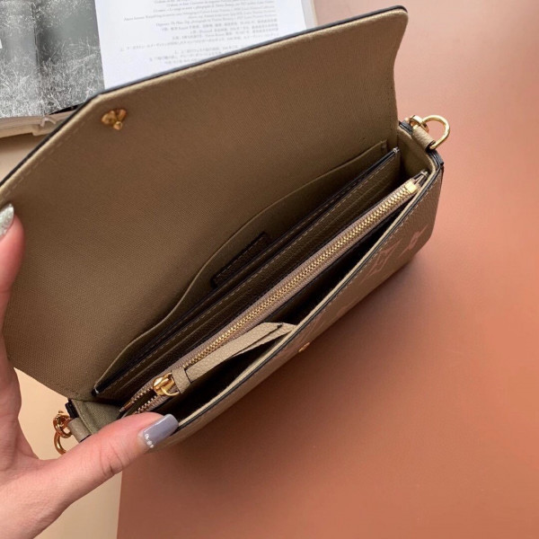 l**is V*t*n pochette fÉlicie