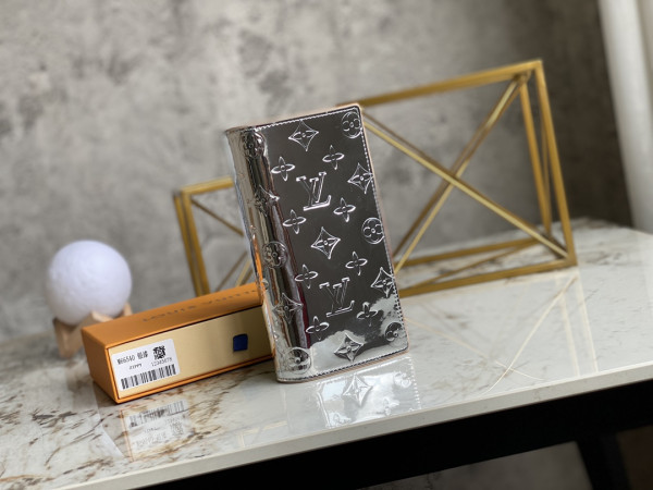 l**is V*t*n brazza wallet