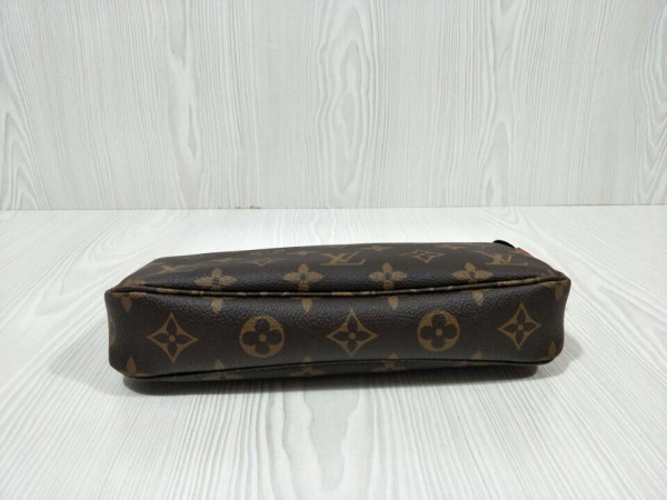 l**is V*t*n pochette accessoires