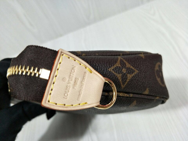 l**is V*t*n pochette accessoires