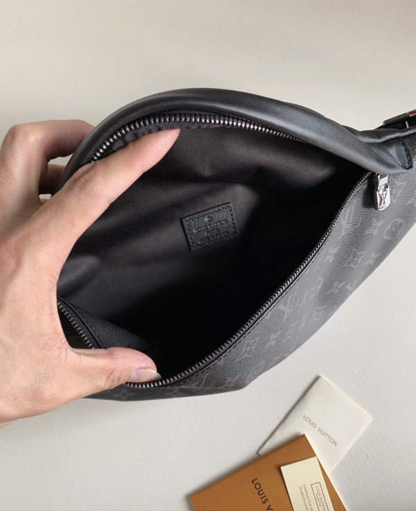 l**is V*t*n discovery bumbag