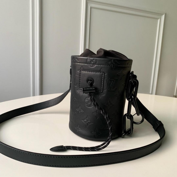 l**is V*t*n chalk nano bag