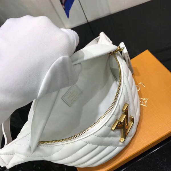 l**is V*t*n new wave bumbag