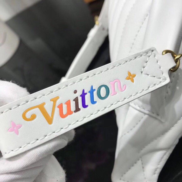 l**is V*t*n new wave bumbag