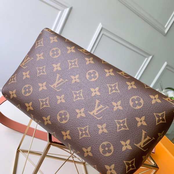 l**is V*t*n beaubourg hobo mini