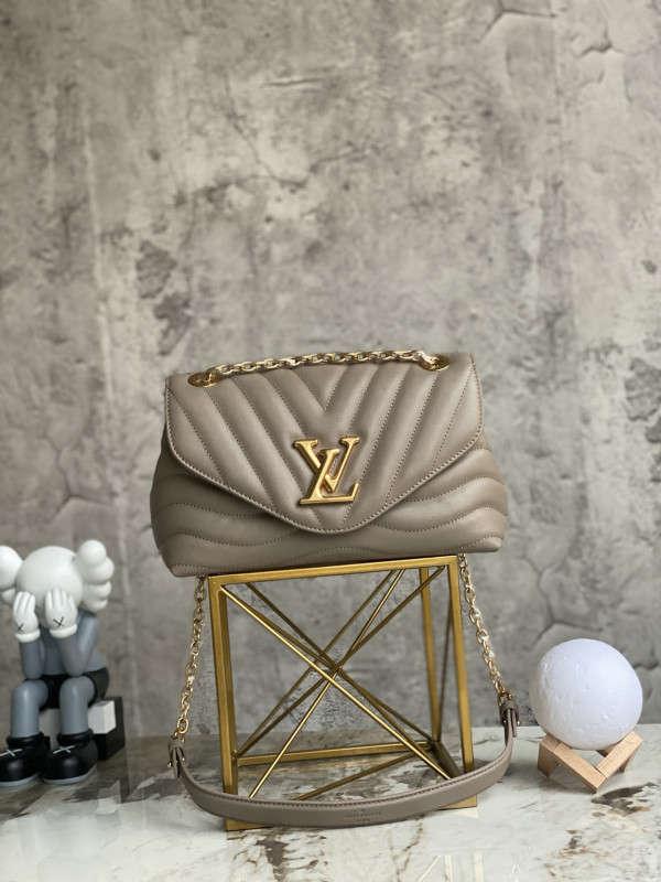 l**is V*t*n new wave chain bag