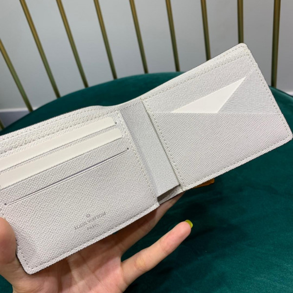 l**is V*t*n multiple wallet